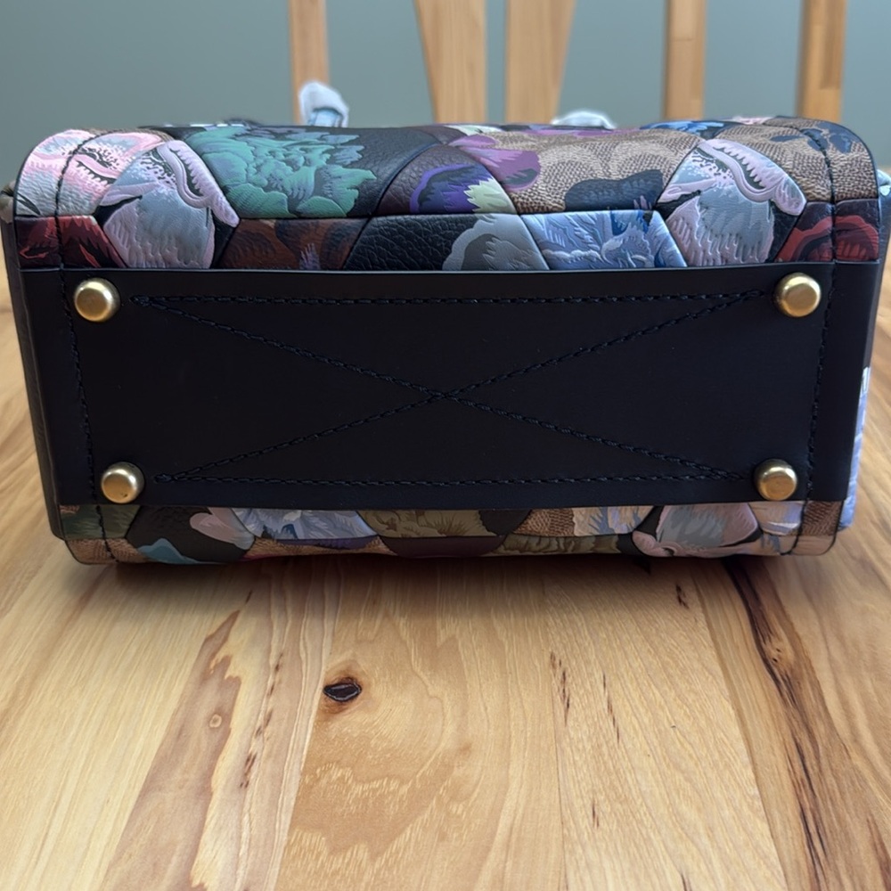 NWT Coach x Kaffe Fassett Troupe Tote In Signature Canvas With Patchwork - Picture 9 of 15